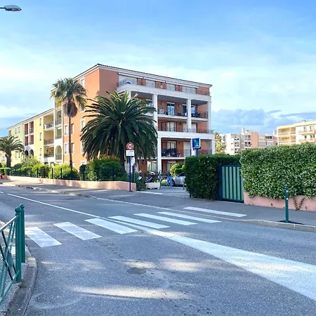 4 Etoiles Port Marine Apartment *