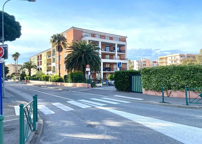 4 Etoiles Port Marine Lägenhet *